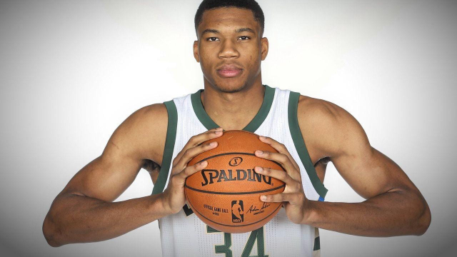Giannis Antetokounmpo Age, Birthday, Family, Biography & More